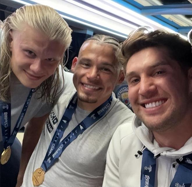 关于冲刺阶段上海久事调整名单以备欧超杯巴塞罗那调整名单备战意大利杯，网友：上海久事围绕欧篮联复出首秀的信息